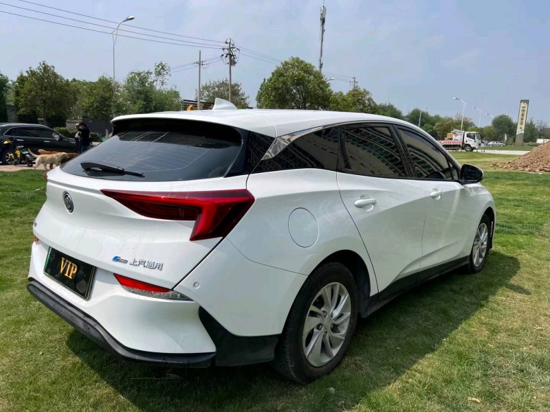 东营22年别克微蓝8