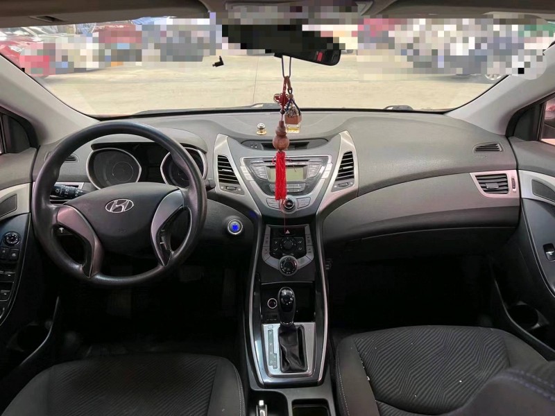 济宁13年现代朗动4