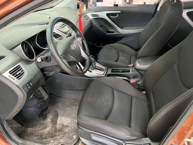 济宁13年现代朗动5