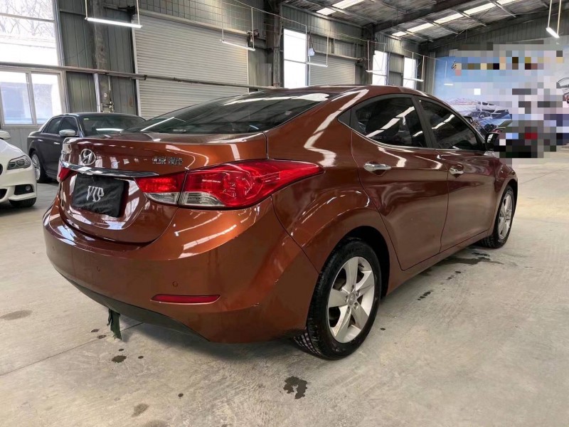 济宁13年现代朗动7