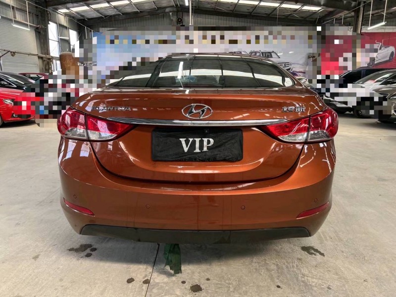 济宁13年现代朗动9