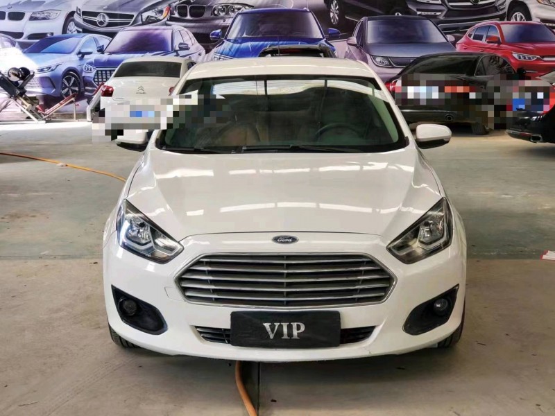 济宁17年福特福睿斯1