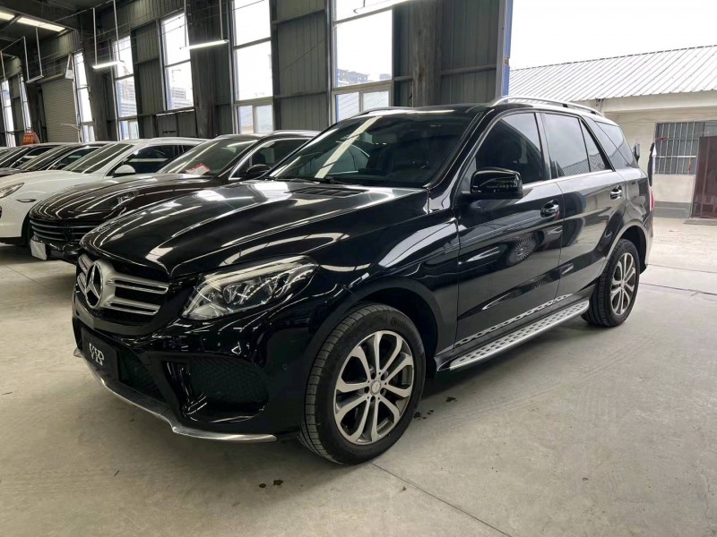 济宁17年奔驰GLE3