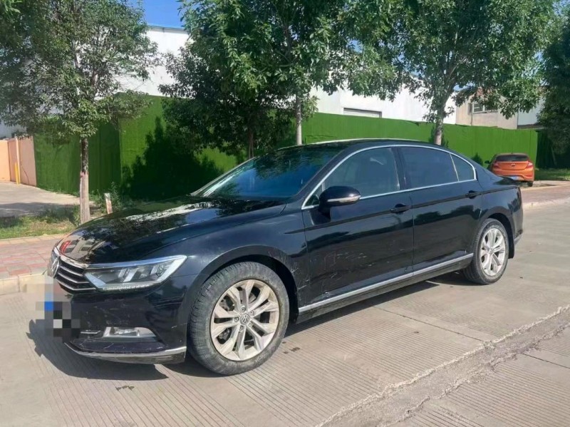 济南17年大众迈腾2