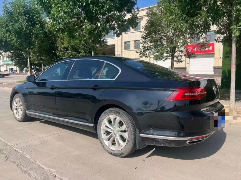 济南17年大众迈腾7