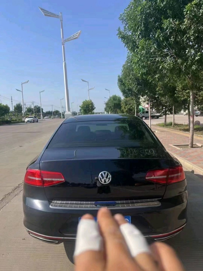 济南17年大众迈腾9