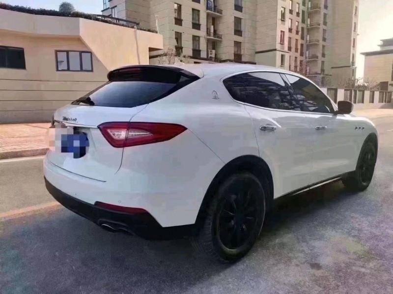 东营20年玛莎拉蒂Levante5