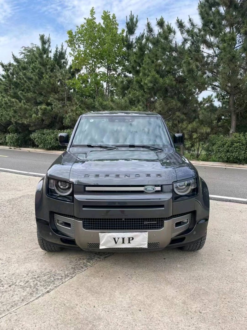 枣庄23年路虎卫士1