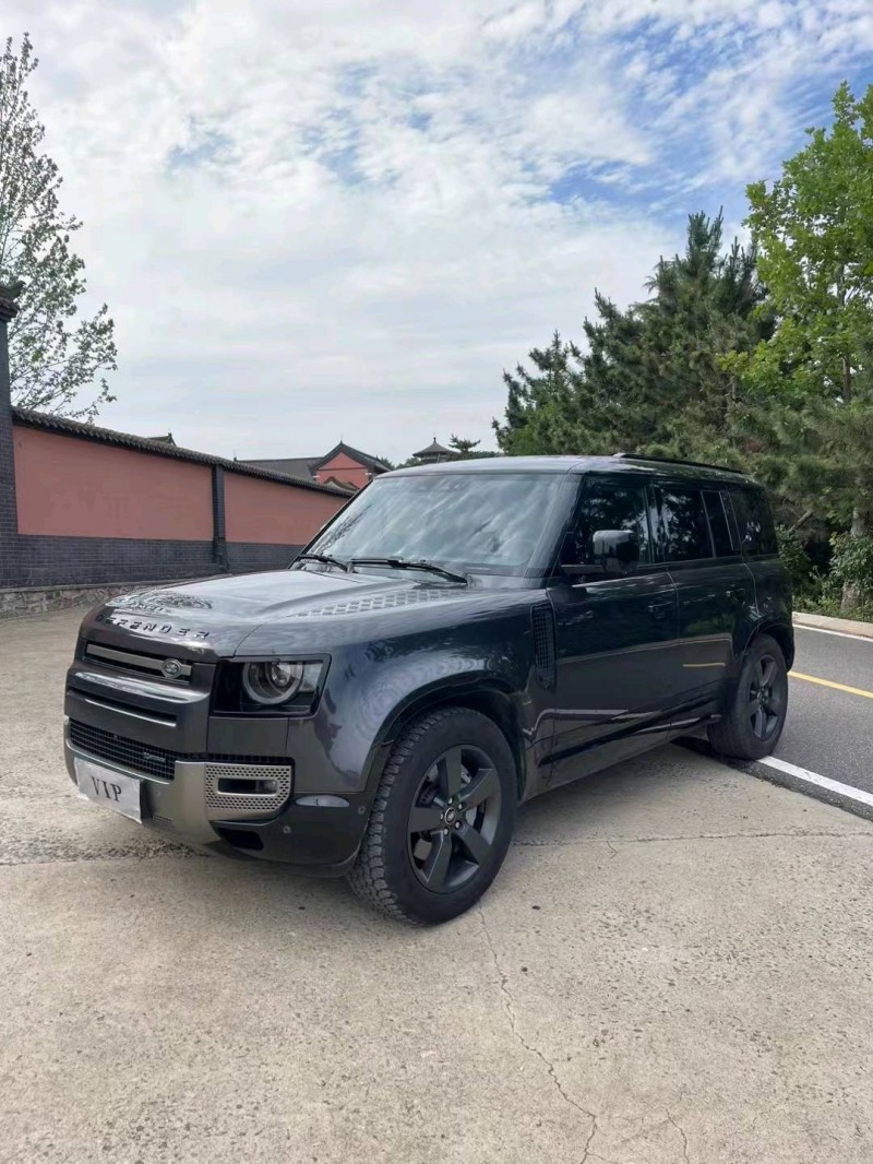 枣庄23年路虎卫士2