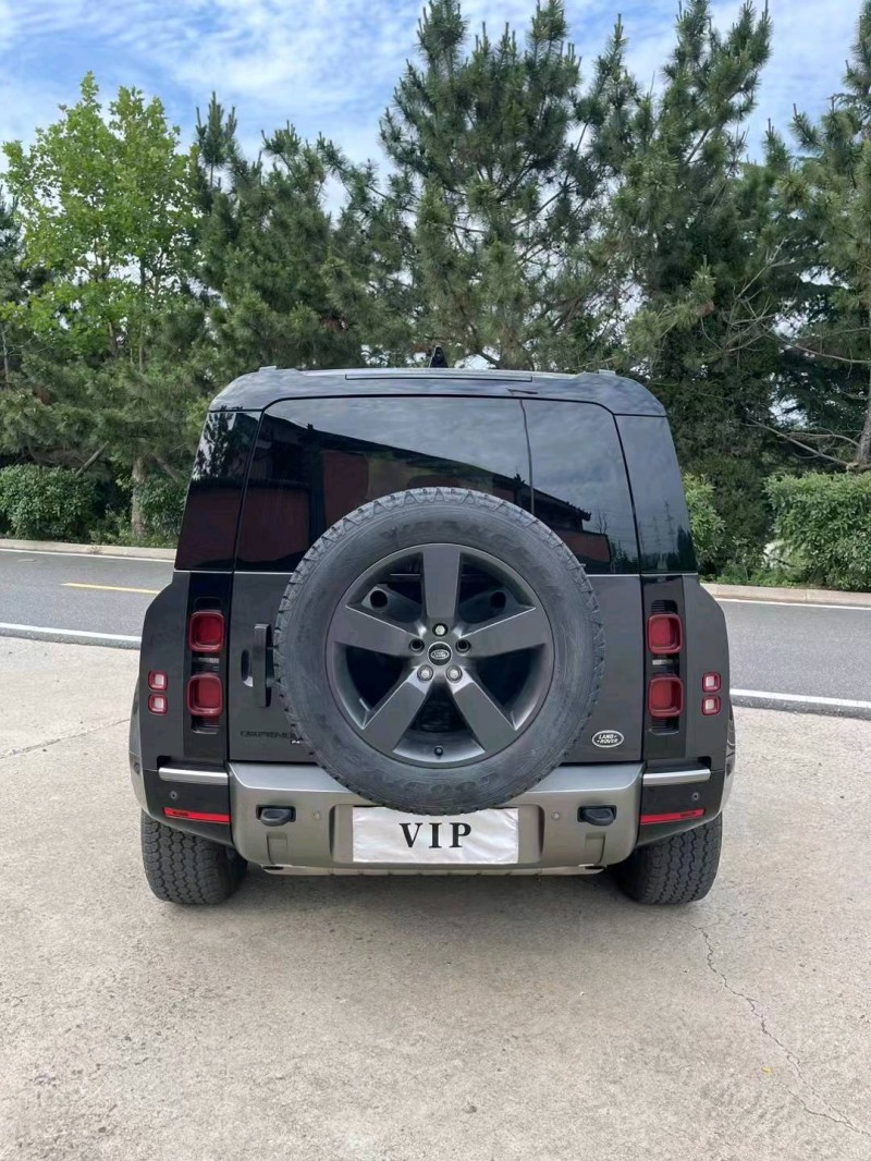 枣庄23年路虎卫士7