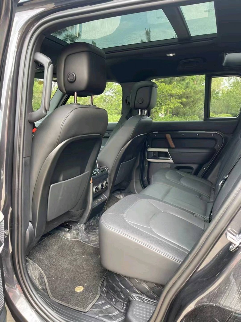 枣庄23年路虎卫士9