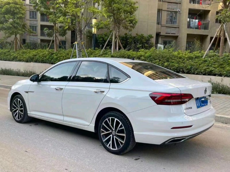东营19年大众朗逸8