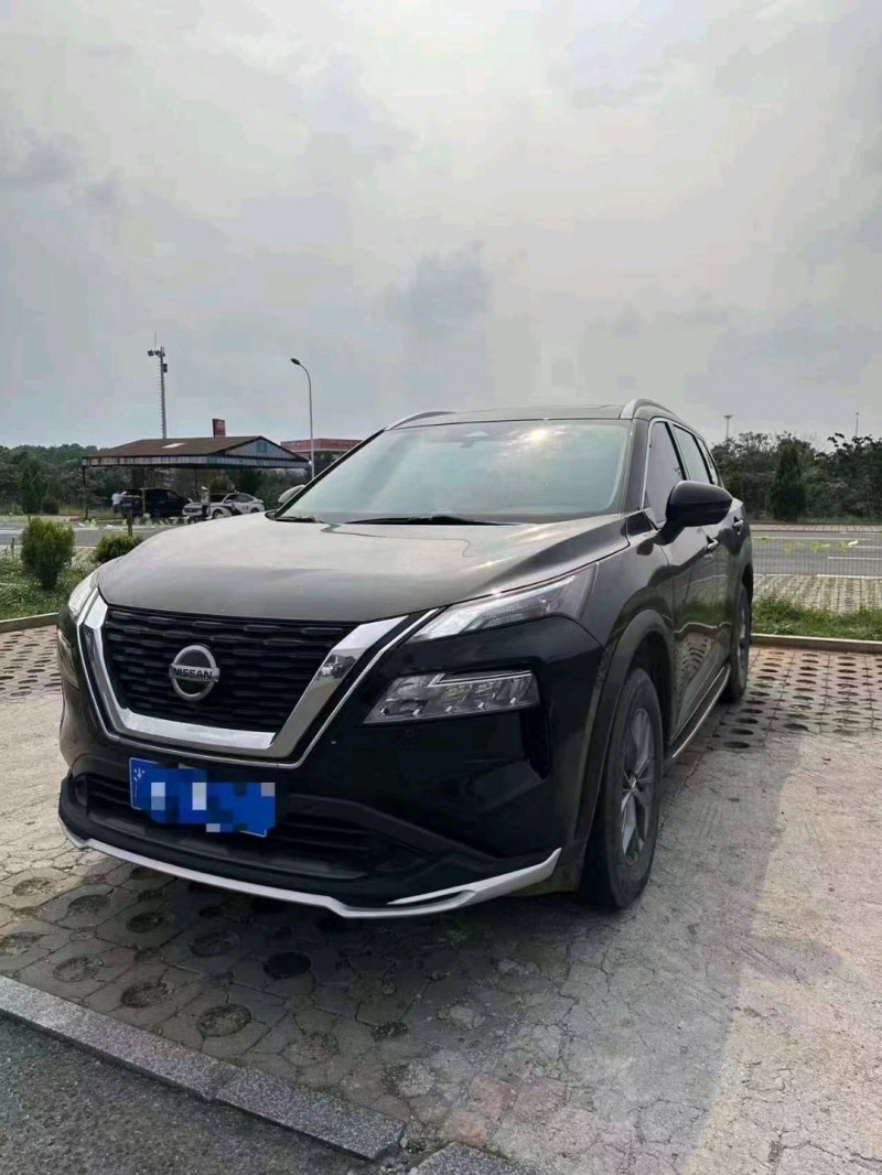 六盤水22年日產奇駿1