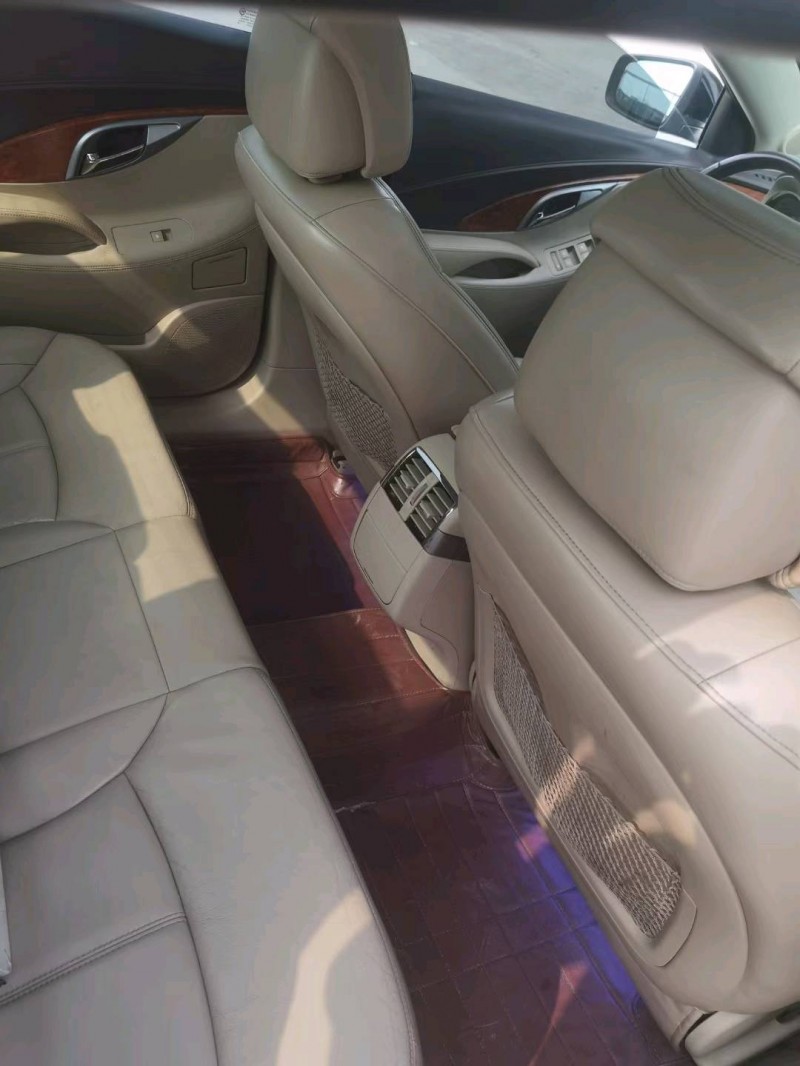 石家庄10年别克君越4