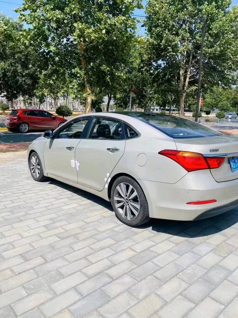 保定14年现代名图8