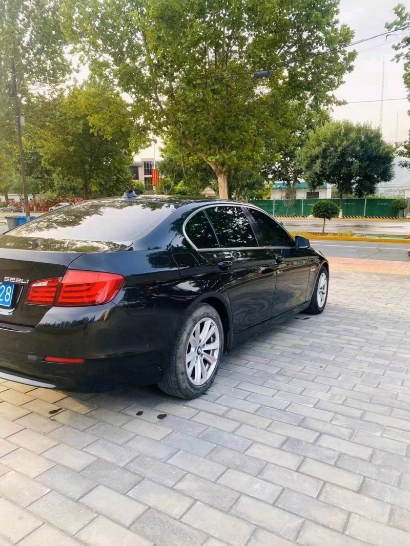 保定11年宝马5系7