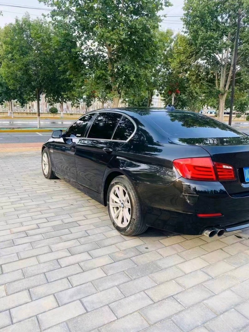 保定11年宝马5系8
