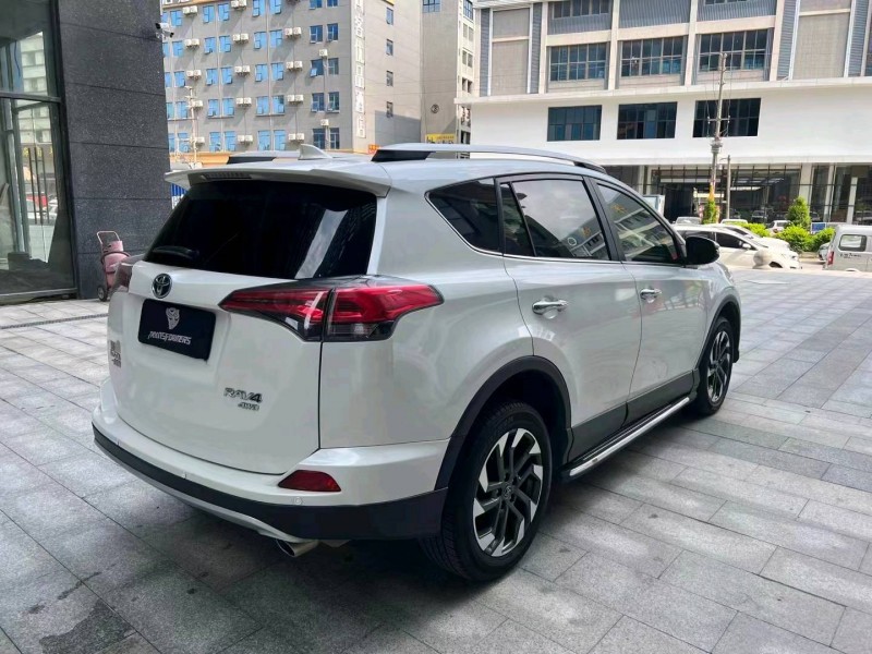 石家庄19年丰田RAV43