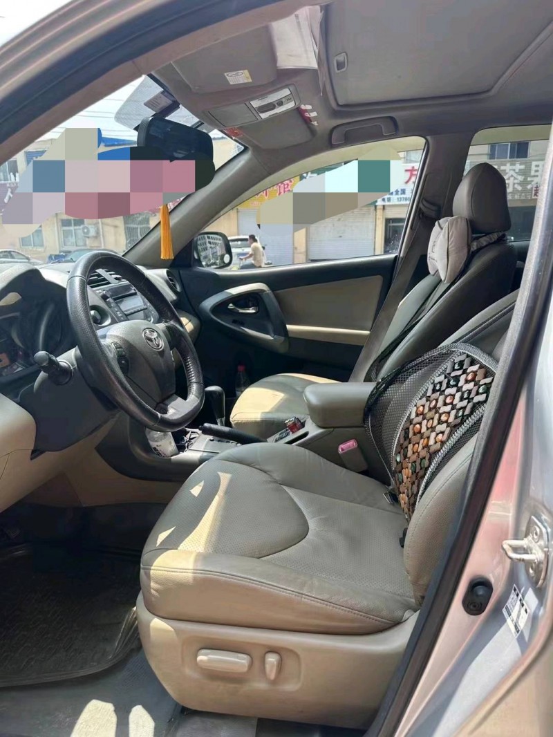 济南11年丰田RAV47