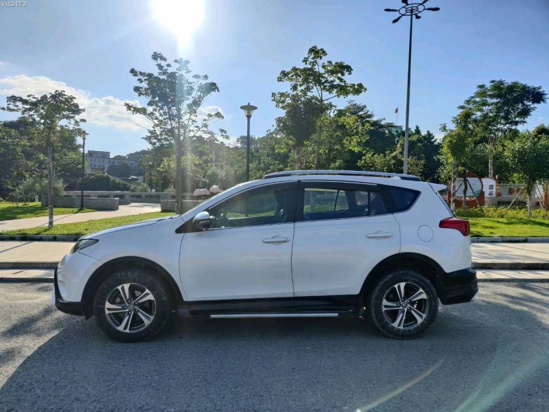 广州16年丰田RAV4荣放8