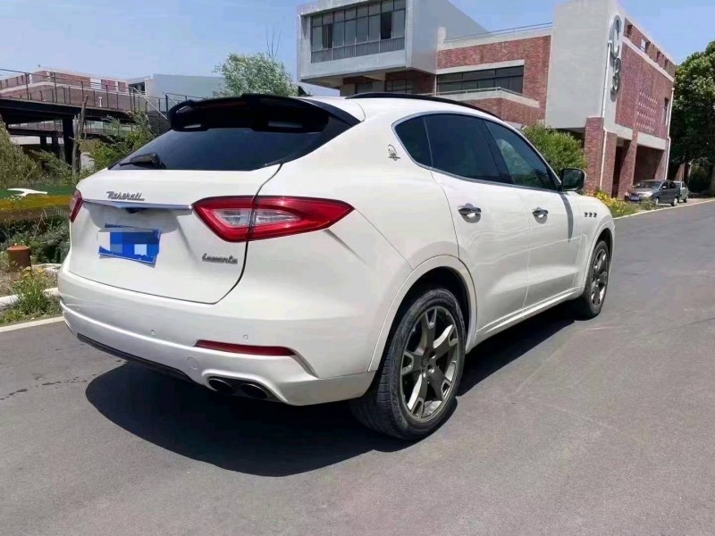枣庄17年玛莎拉蒂Levante4