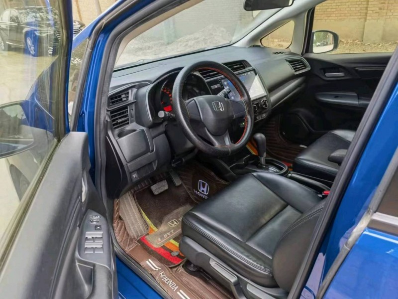 保定19年本田飞度4