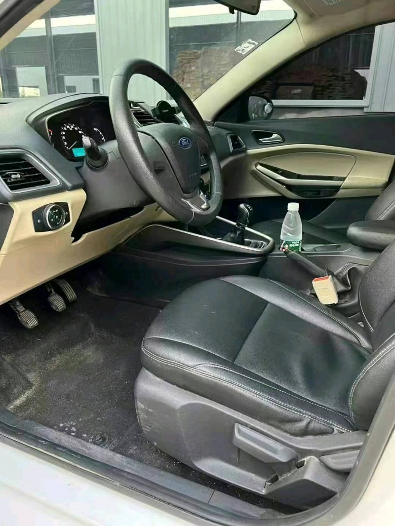 徐州15年福特福睿斯3