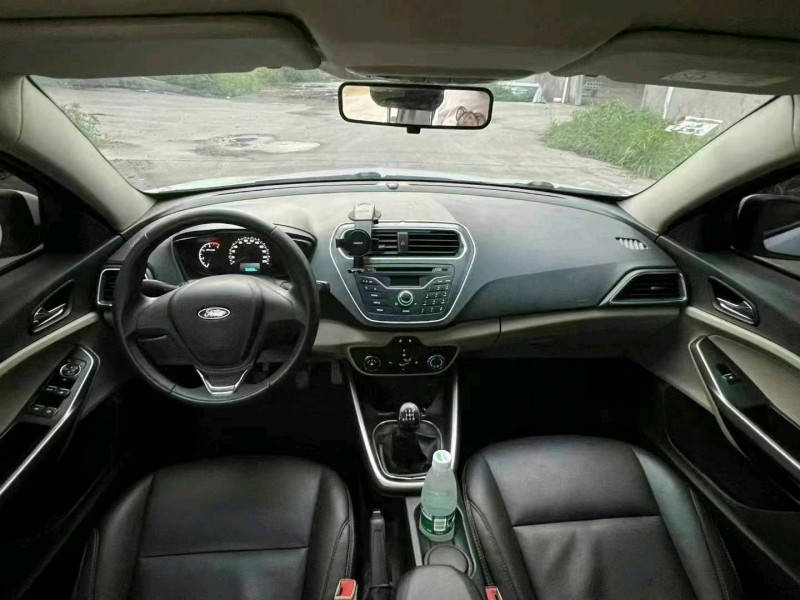 徐州15年福特福睿斯5