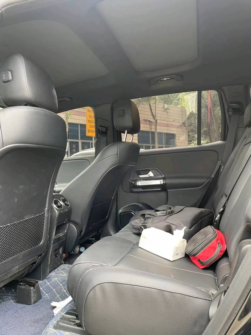 中山22年奔驰GLB4