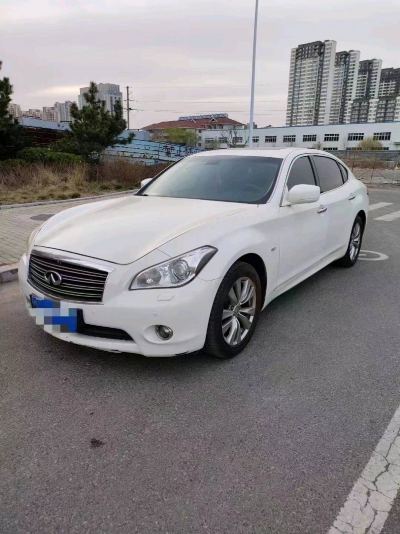 青岛14年英菲尼迪Q702