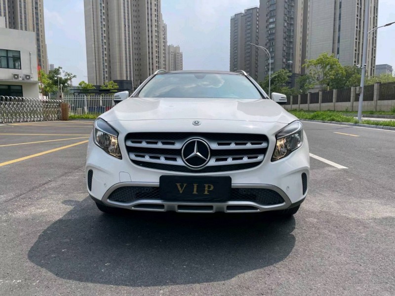 苏州18年奔驰CLA1