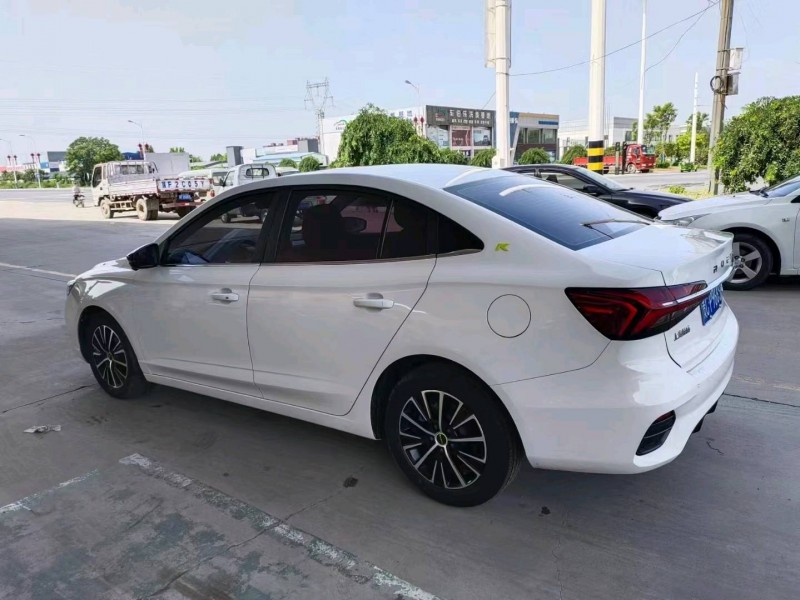 保定21年荣威i55