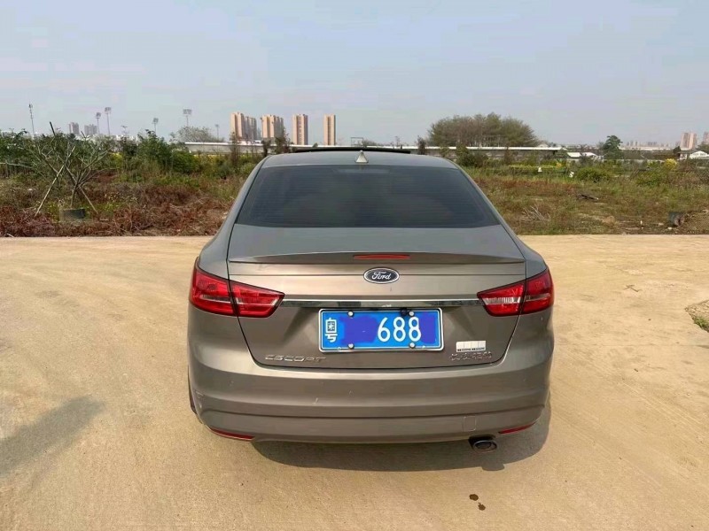 珠海17年福特福睿斯3