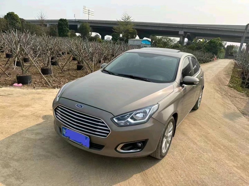 珠海17年福特福睿斯6