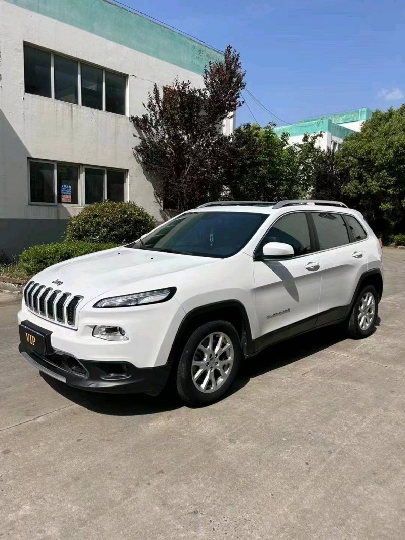 宿迁18年Jeep自由光2