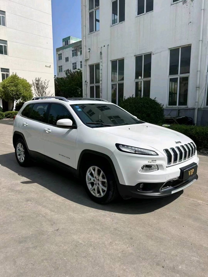 宿迁18年Jeep自由光3