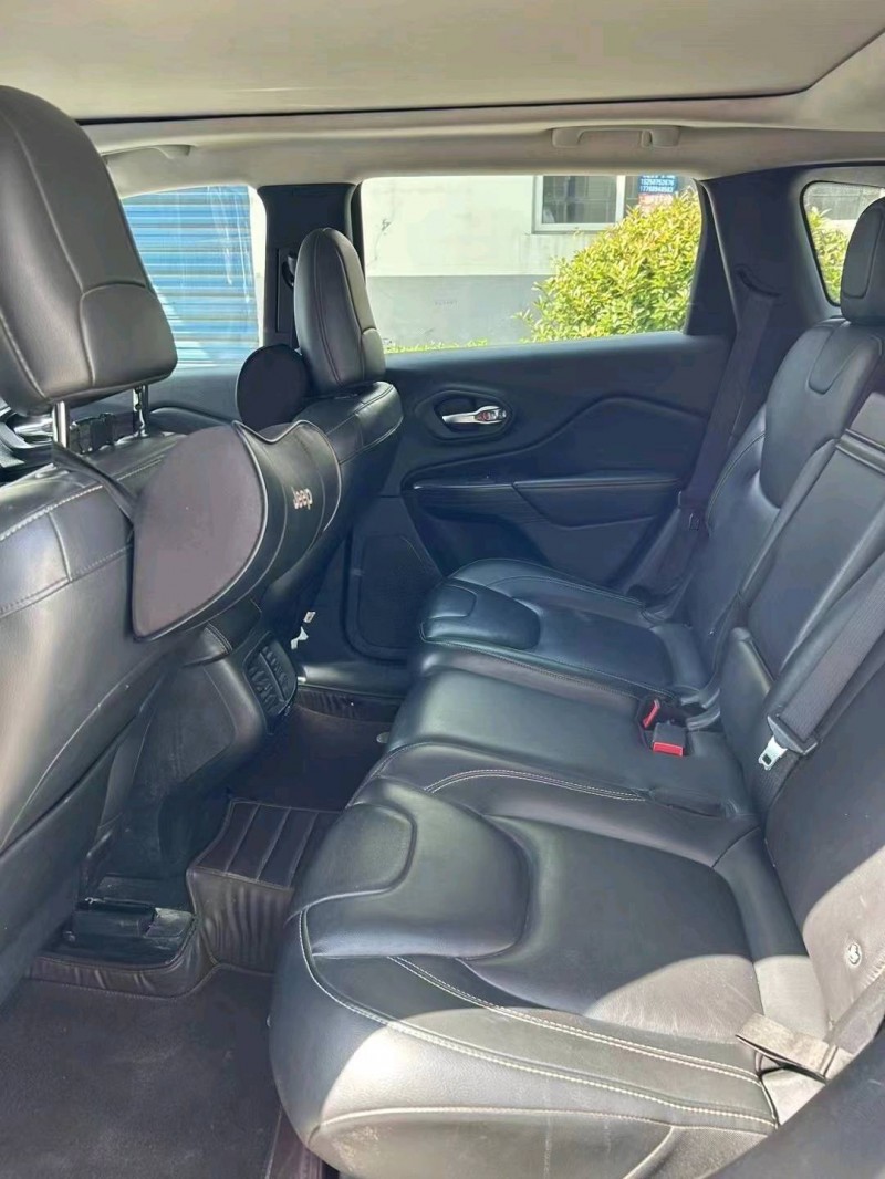 宿迁18年Jeep自由光4