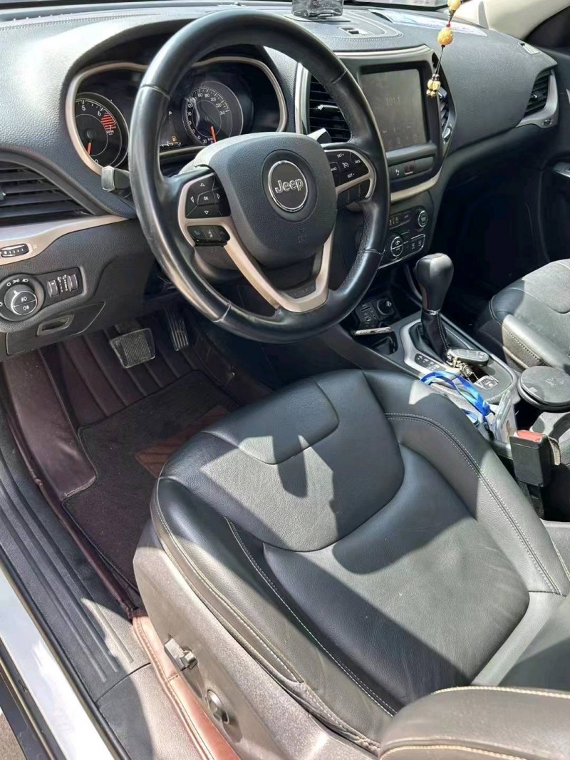 宿迁18年Jeep自由光6