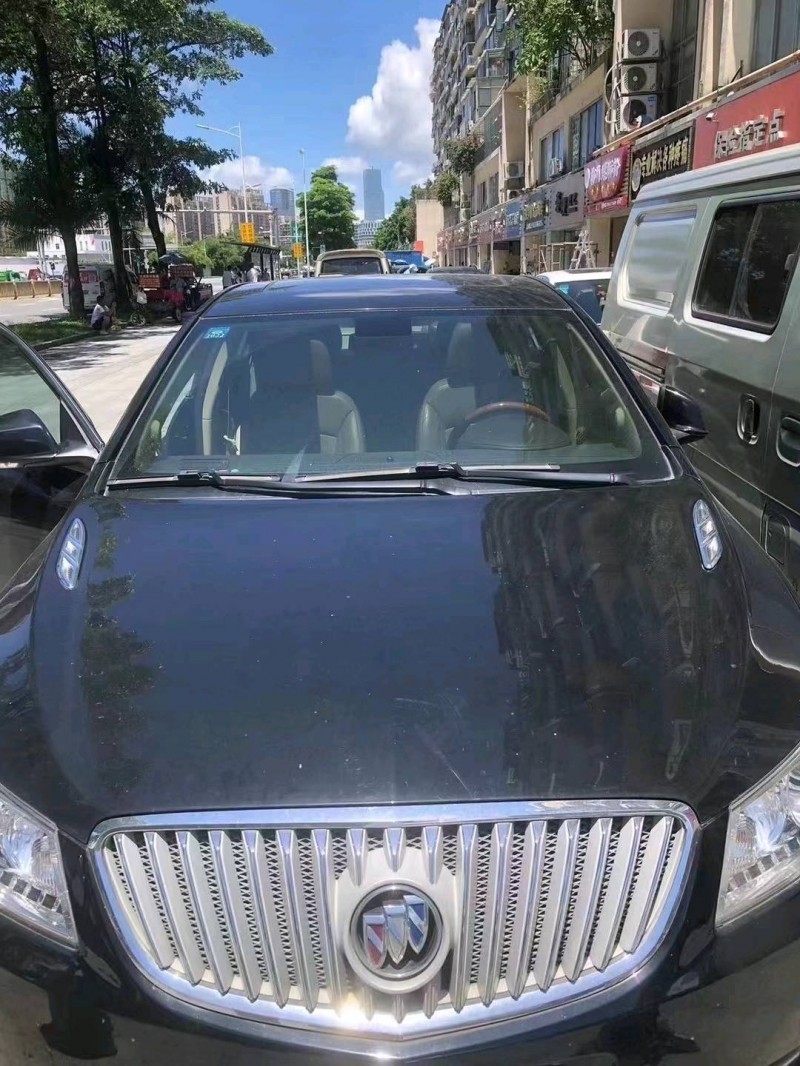 珠海12年别克君越1