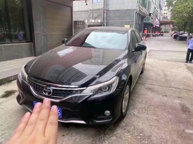 衡阳15年丰田锐志1