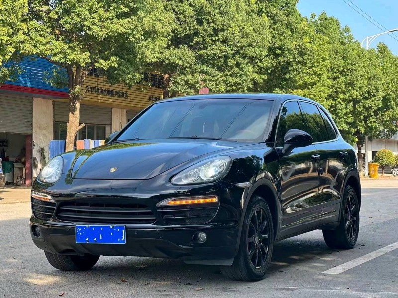 淮南12年保时捷卡宴2