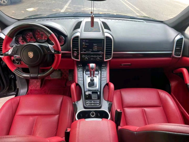 淮南12年保时捷卡宴7