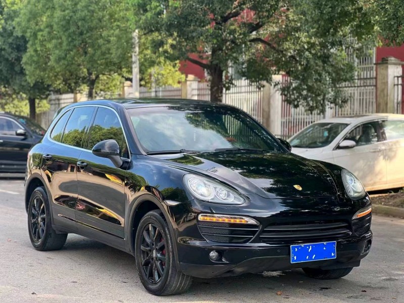 淮南12年保时捷卡宴9