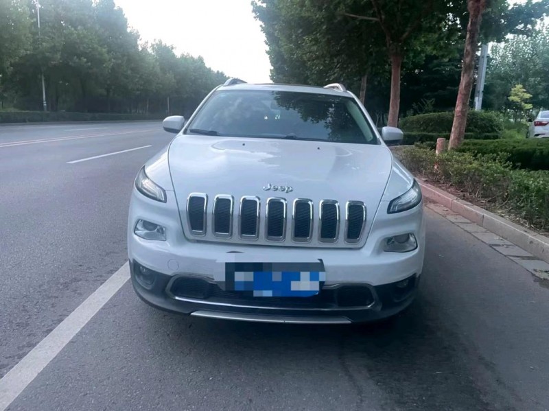 临沂17年Jeep自由光1