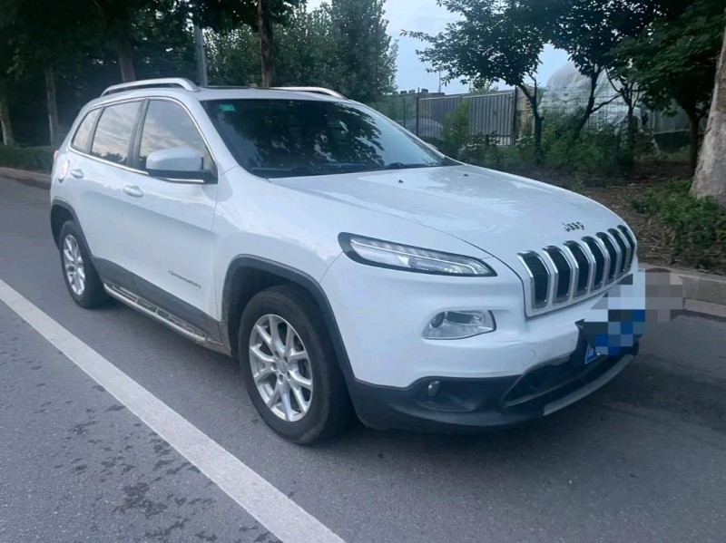 临沂17年Jeep自由光3