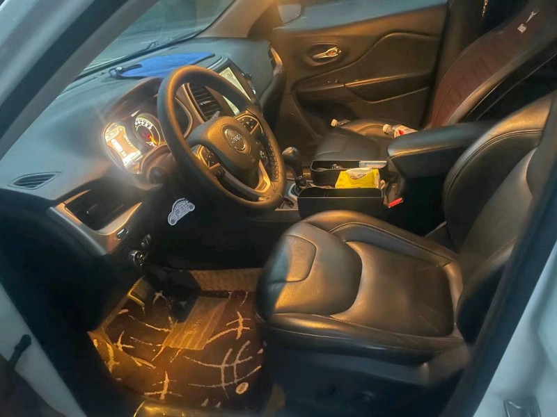 临沂17年Jeep自由光6