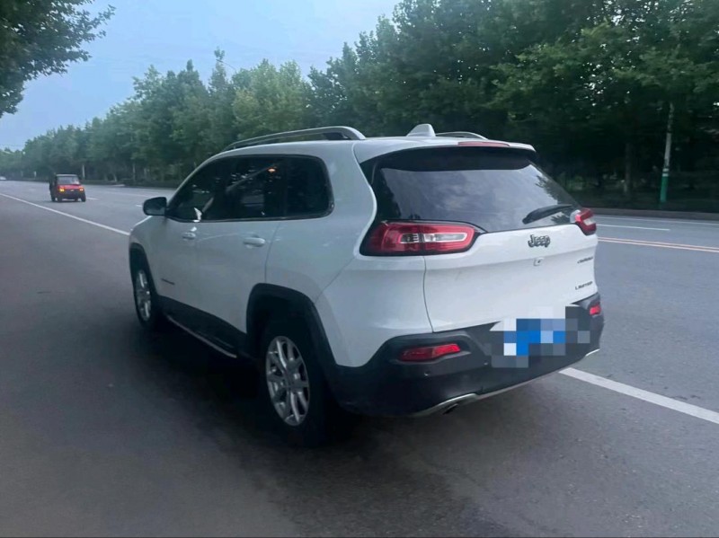 临沂17年Jeep自由光7