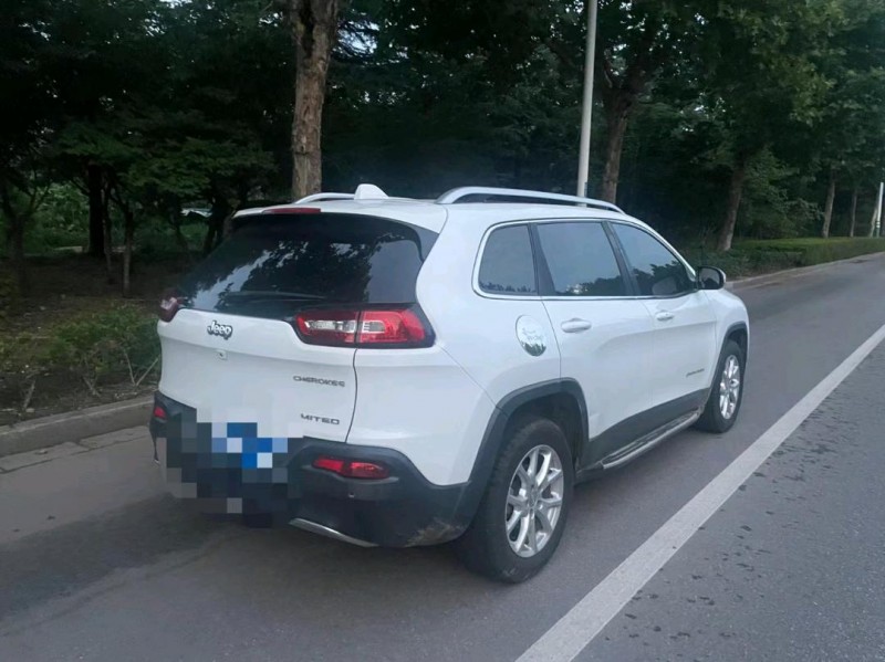 临沂17年Jeep自由光8