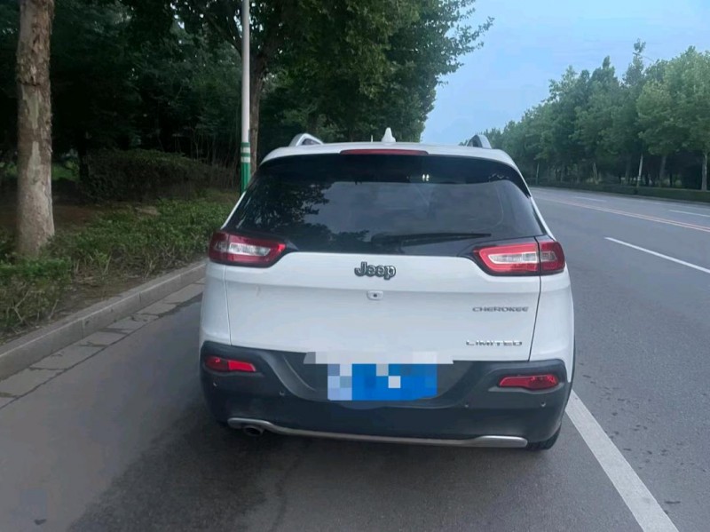 临沂17年Jeep自由光9