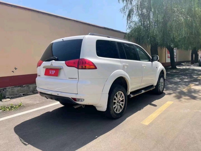 东营14年三菱帕杰罗·劲畅4